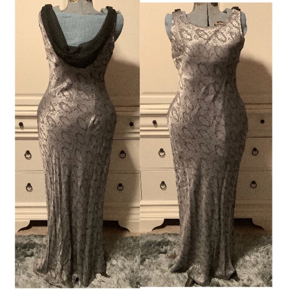 NWT ladies size 12, Harlow Nites long dress, black sash back of dress, stunning!